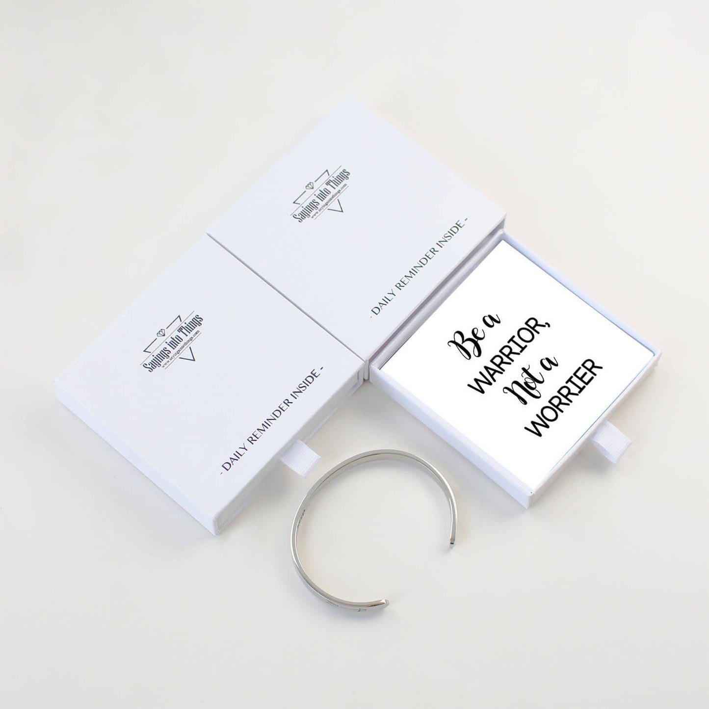 Inspirational Bracelet Cancer Survivor Bracelet Gifts For Women, Strong Women Encourage Bangle Gifts